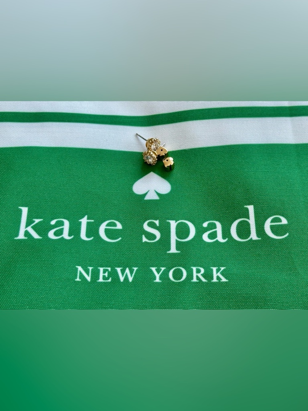 Kate Spade Dazzles in ‘That Sparkle’ Round Stud Earrings! - Picture 5 of 8